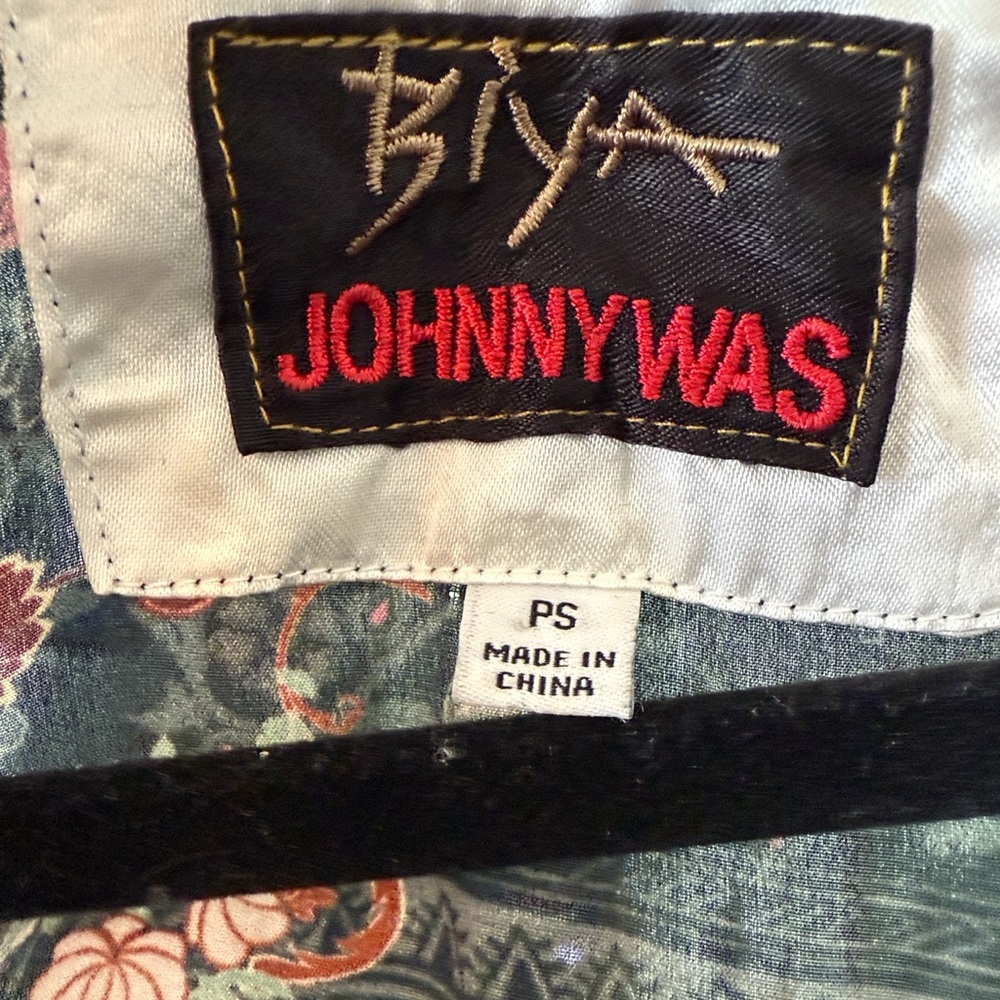 Biya JohnnyWas ~ Black Floral Embroidered Blouse 100%Silk. - Picture 3 of 7